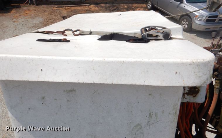 image for item DL0534 1996 Ford F800  bucket truck