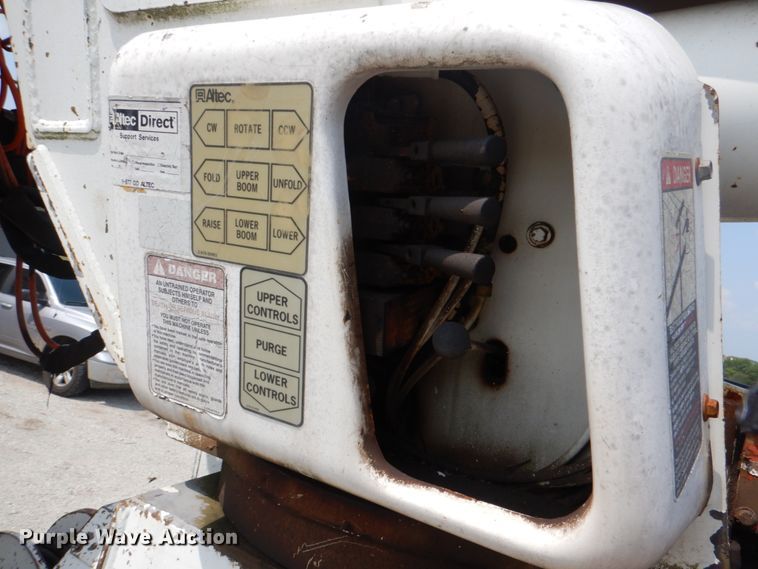 image for item DL0534 1996 Ford F800  bucket truck