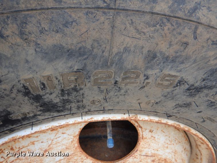 image for item DL0534 1996 Ford F800  bucket truck