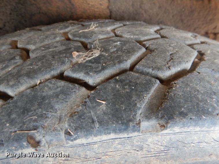 image for item DL0534 1996 Ford F800  bucket truck