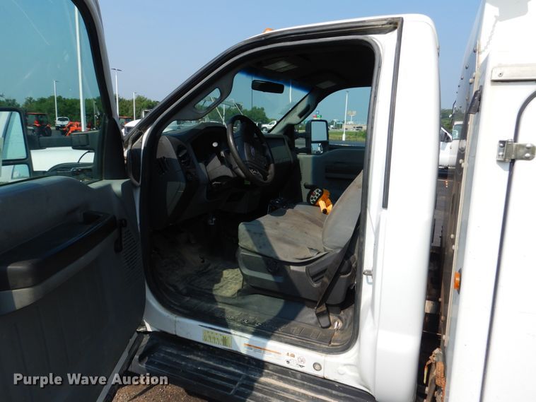 image for item DL4997 2012 Ford F550 Super Duty XL  utility / service truck