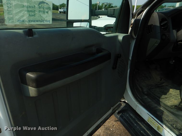 image for item DL4997 2012 Ford F550 Super Duty XL  utility / service truck