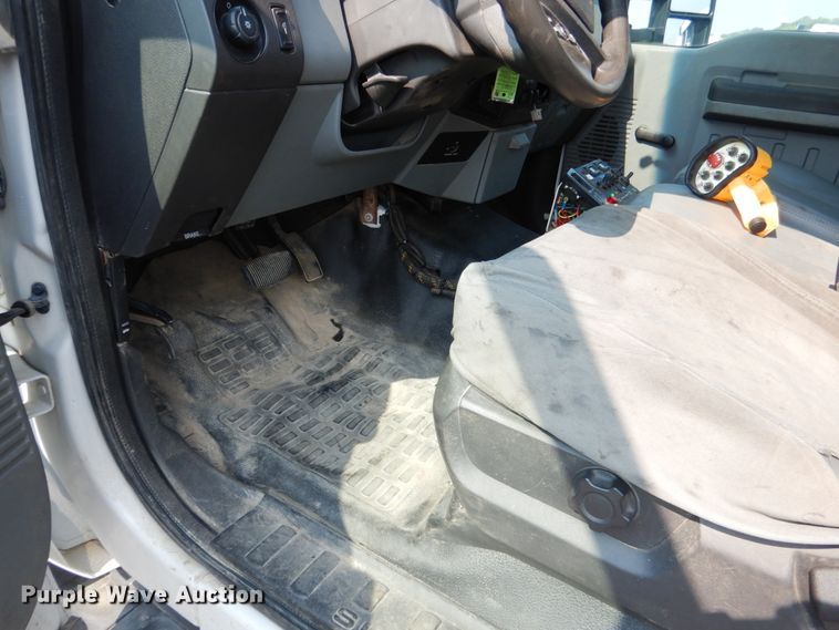 image for item DL4997 2012 Ford F550 Super Duty XL  utility / service truck