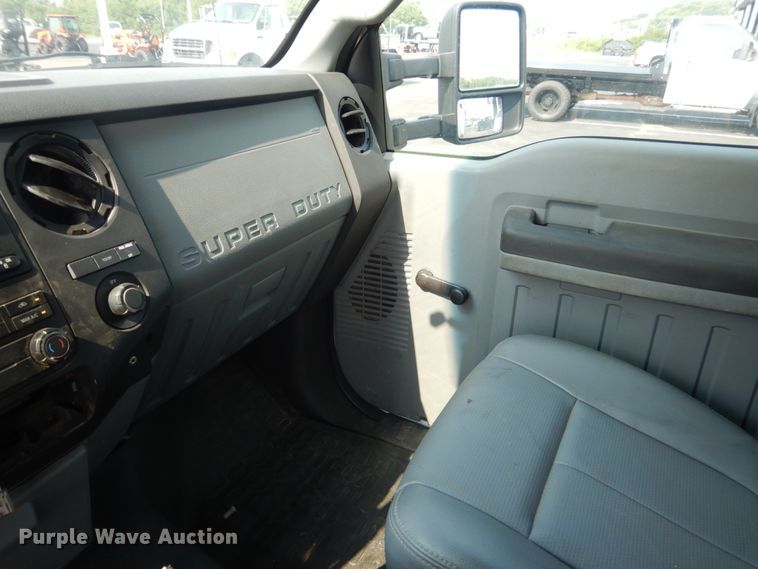 image for item DL4997 2012 Ford F550 Super Duty XL  utility / service truck