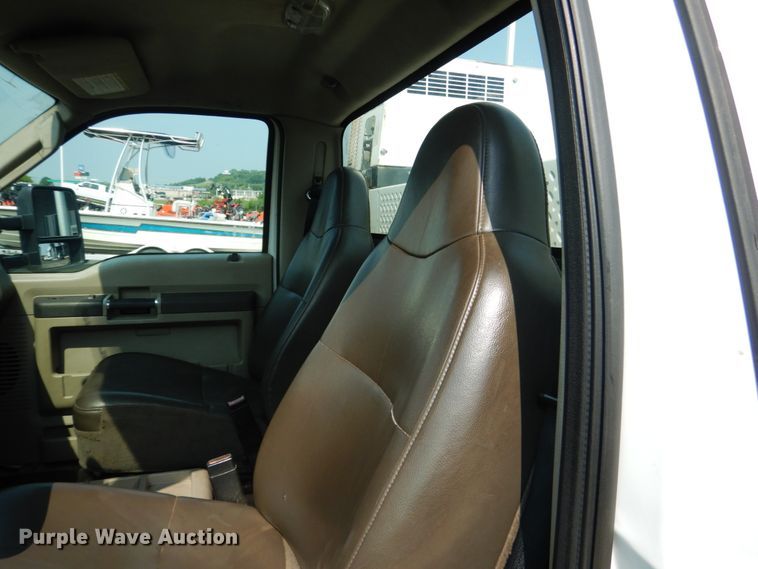 image for item DL4998 2010 Ford F550 Super Duty XL  utility / service truck