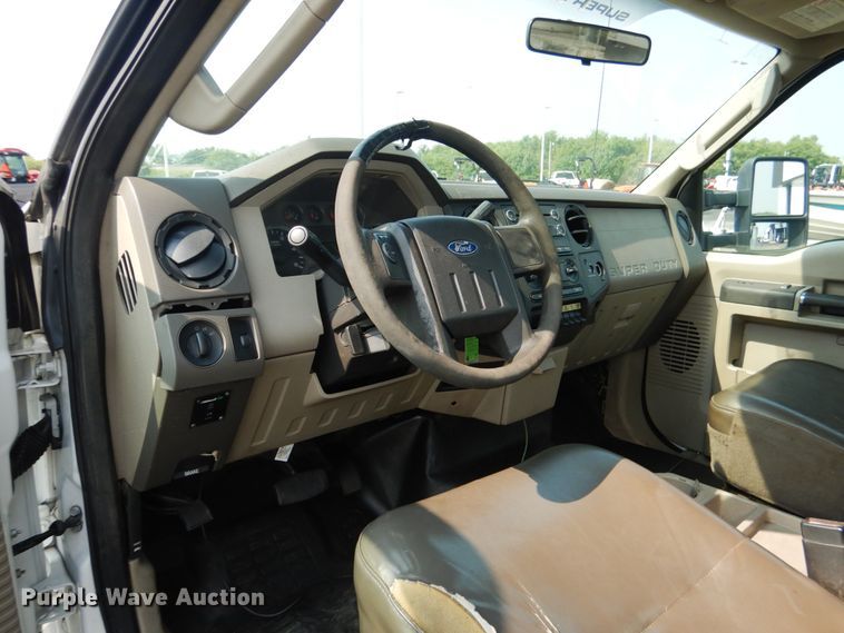 image for item DL4998 2010 Ford F550 Super Duty XL  utility / service truck