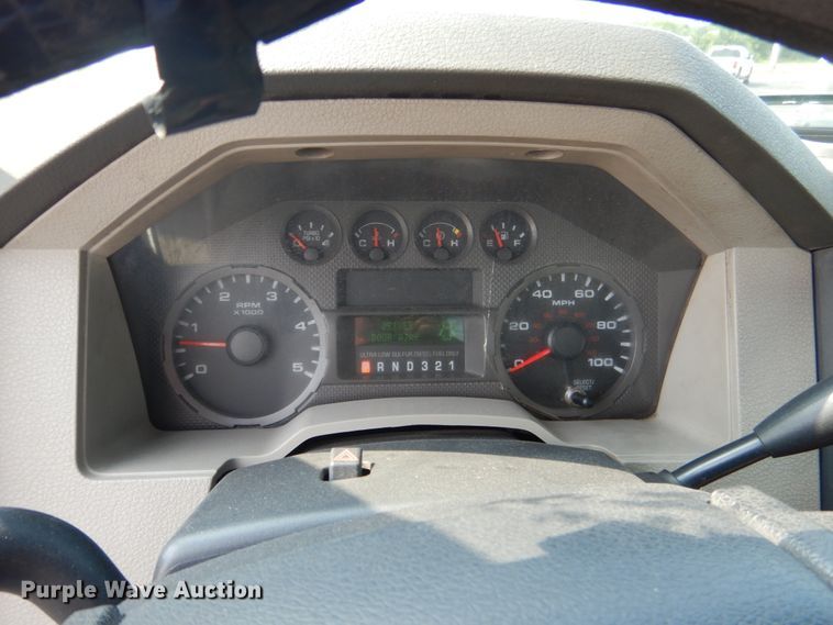 image for item DL4998 2010 Ford F550 Super Duty XL  utility / service truck