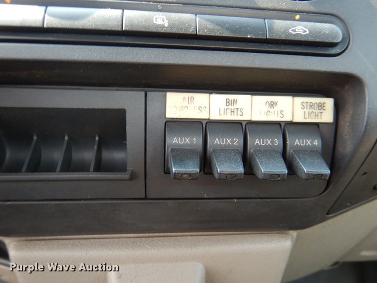 image for item DL4998 2010 Ford F550 Super Duty XL  utility / service truck