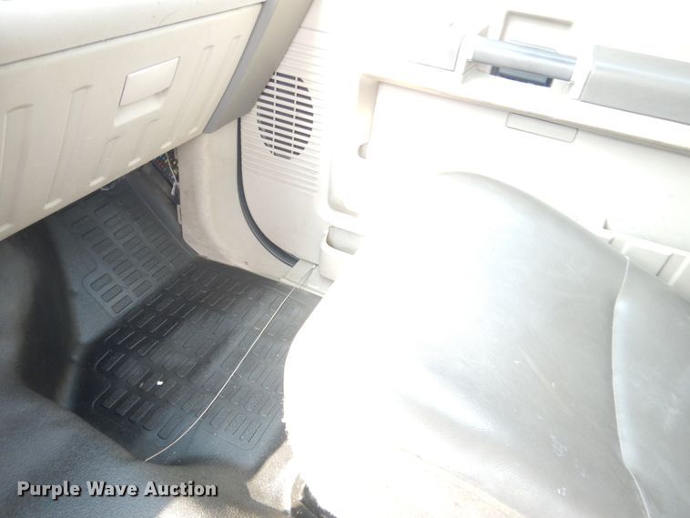 image for item DL4998 2010 Ford F550 Super Duty XL  utility / service truck