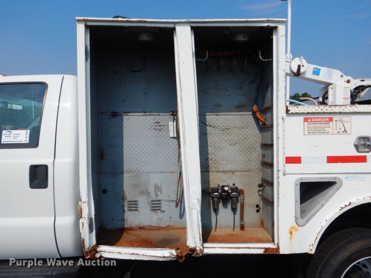image for item DL4998 2010 Ford F550 Super Duty XL  utility / service truck