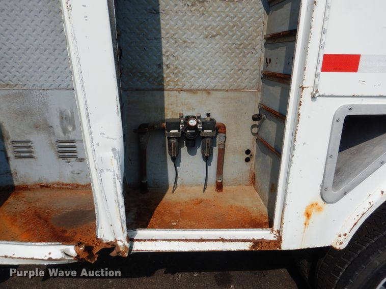 image for item DL4998 2010 Ford F550 Super Duty XL  utility / service truck