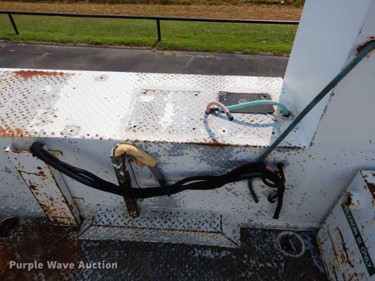 image for item DL4998 2010 Ford F550 Super Duty XL  utility / service truck