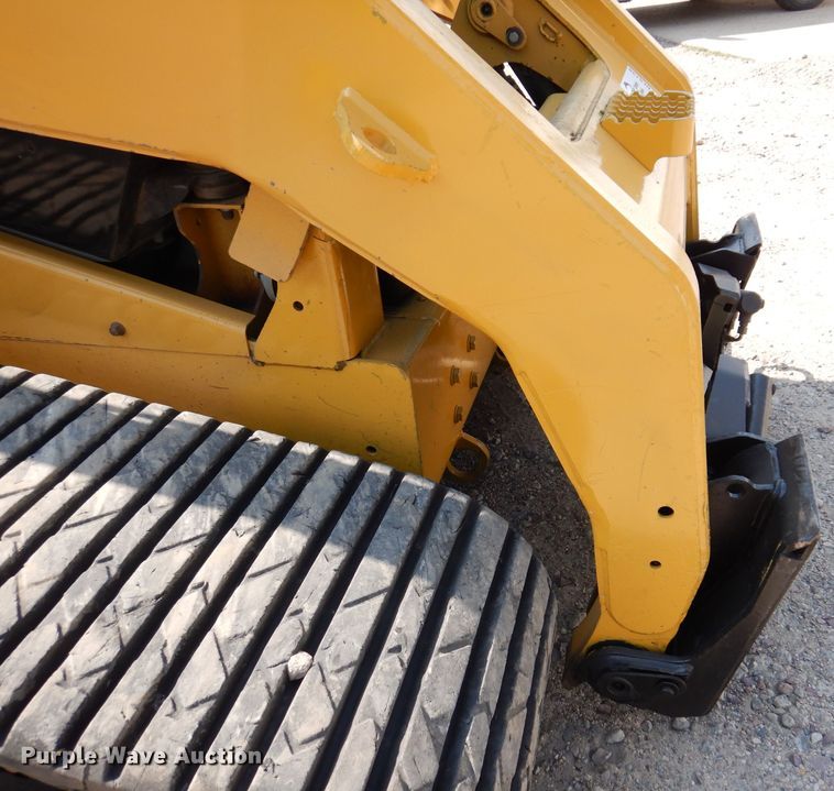 image for item DL5738 2010 Caterpillar 277C  tracked skid steer loader
