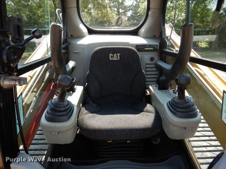 image for item DL5738 2010 Caterpillar 277C  tracked skid steer loader