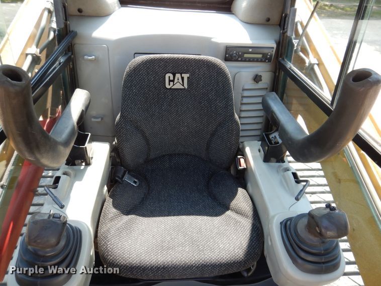 image for item DL5738 2010 Caterpillar 277C  tracked skid steer loader