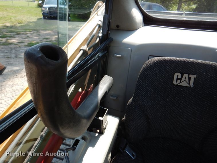 image for item DL5738 2010 Caterpillar 277C  tracked skid steer loader