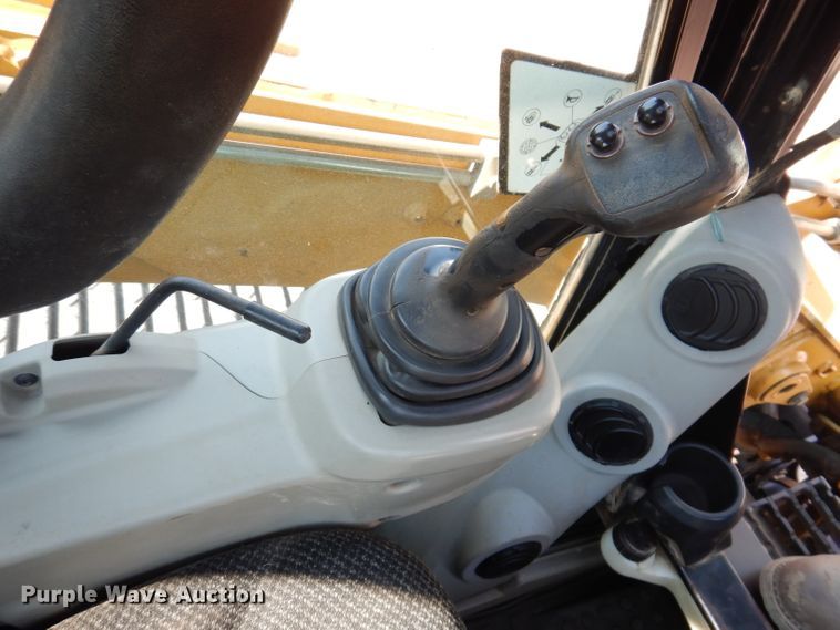 image for item DL5738 2010 Caterpillar 277C  tracked skid steer loader