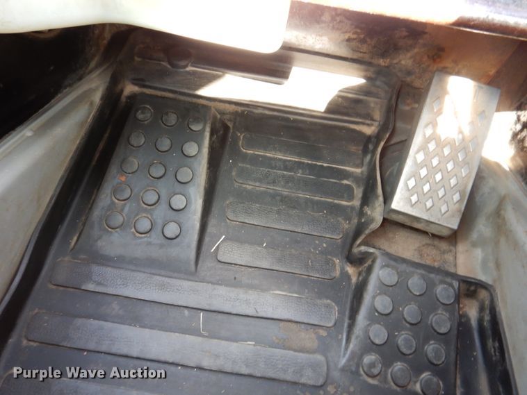 image for item DL5738 2010 Caterpillar 277C  tracked skid steer loader