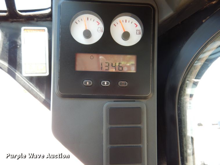 image for item DL5738 2010 Caterpillar 277C  tracked skid steer loader