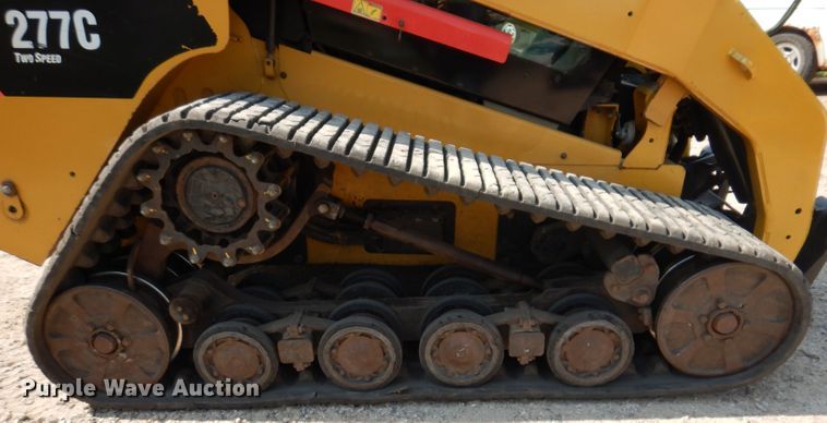 image for item DL5738 2010 Caterpillar 277C  tracked skid steer loader