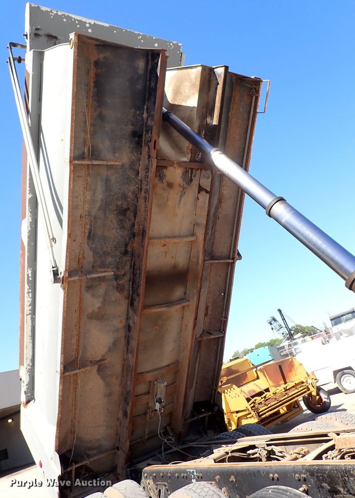 image for item DL7546 2005 Sterling LT7500  dump truck