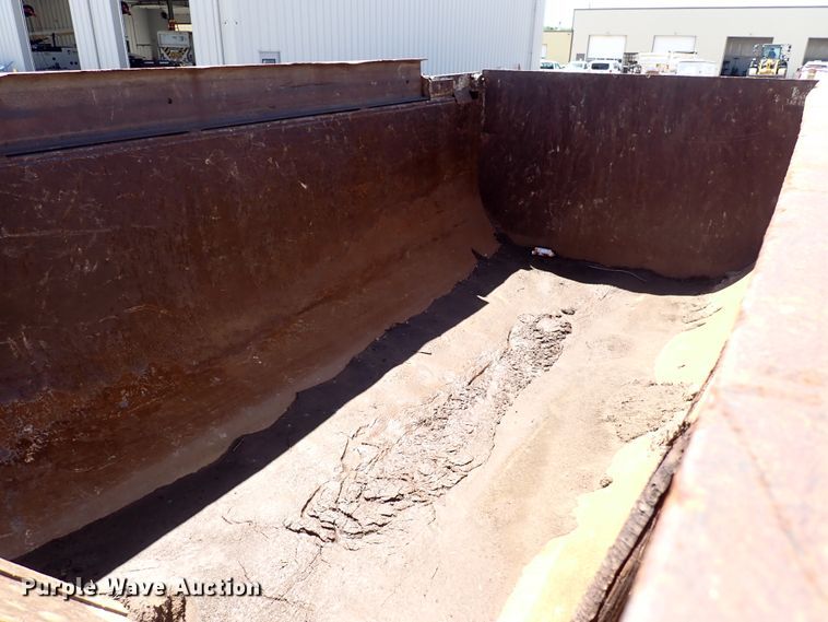 image for item DL7546 2005 Sterling LT7500  dump truck