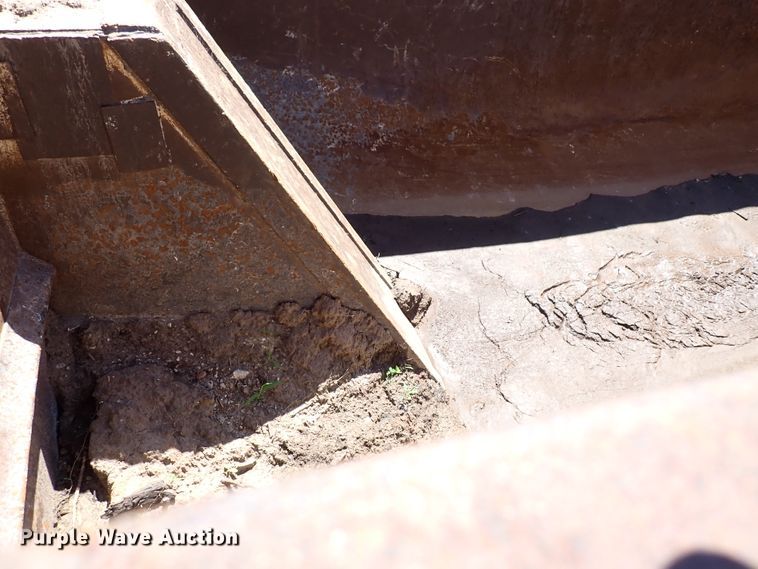 image for item DL7546 2005 Sterling LT7500  dump truck