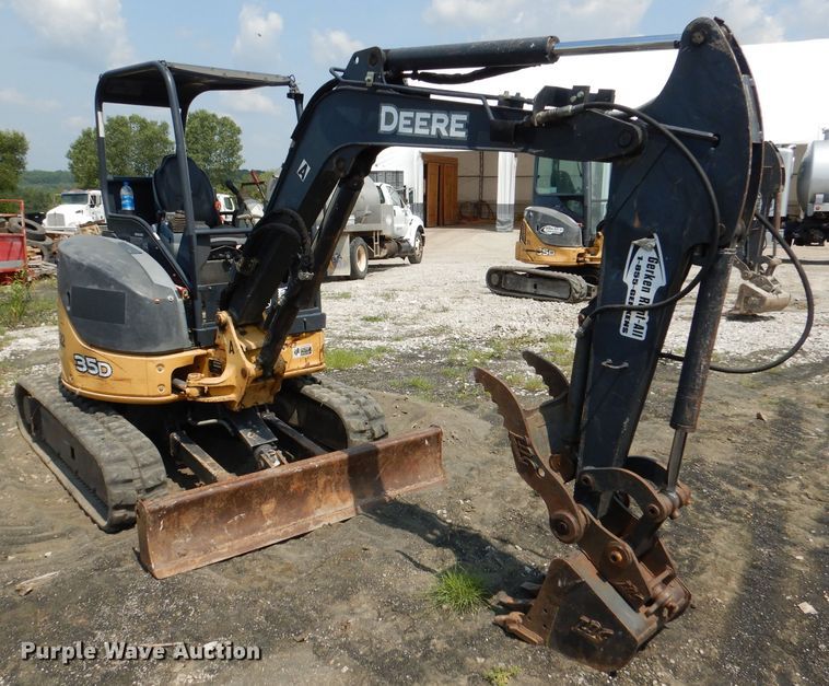 image for item DM0596 2012 John Deere 35D  mini excavator