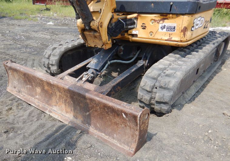 image for item DM0596 2012 John Deere 35D  mini excavator