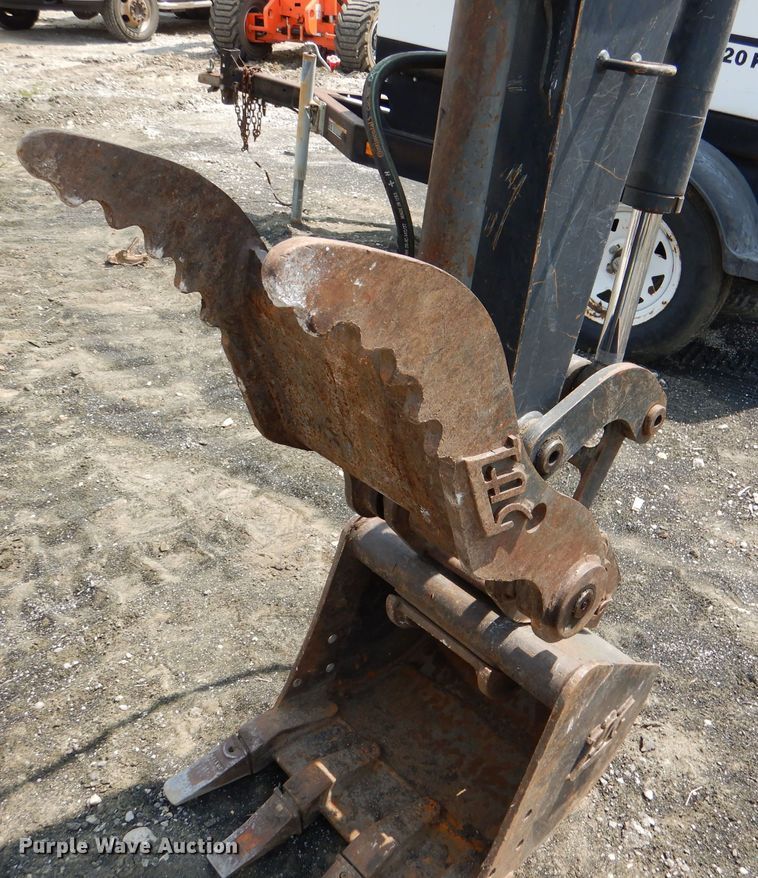 image for item DM0596 2012 John Deere 35D  mini excavator