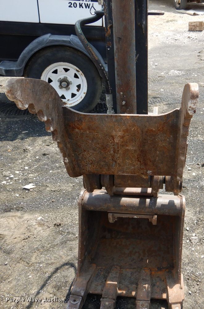 image for item DM0596 2012 John Deere 35D  mini excavator