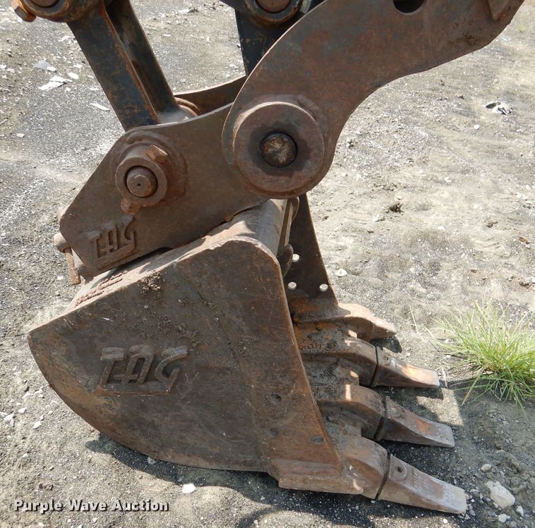 image for item DM0596 2012 John Deere 35D  mini excavator