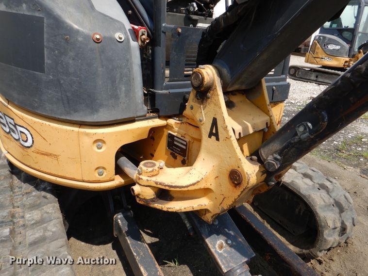 image for item DM0596 2012 John Deere 35D  mini excavator