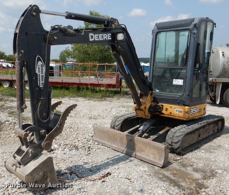 image for item DM0603 2012 John Deere 35D  mini excavator