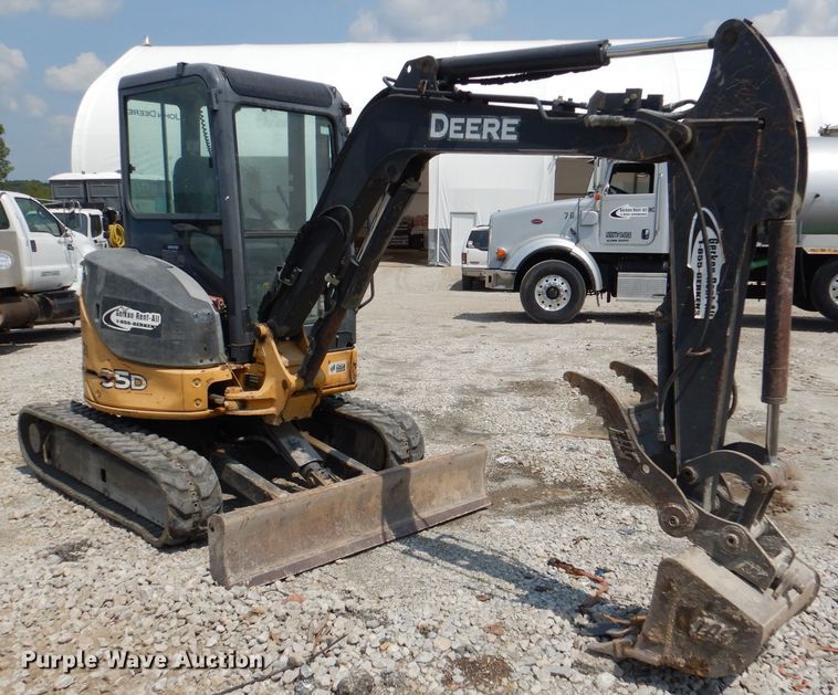 image for item DM0603 2012 John Deere 35D  mini excavator