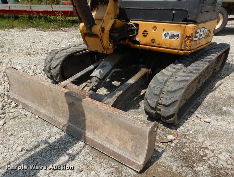 image for item DM0603 2012 John Deere 35D  mini excavator