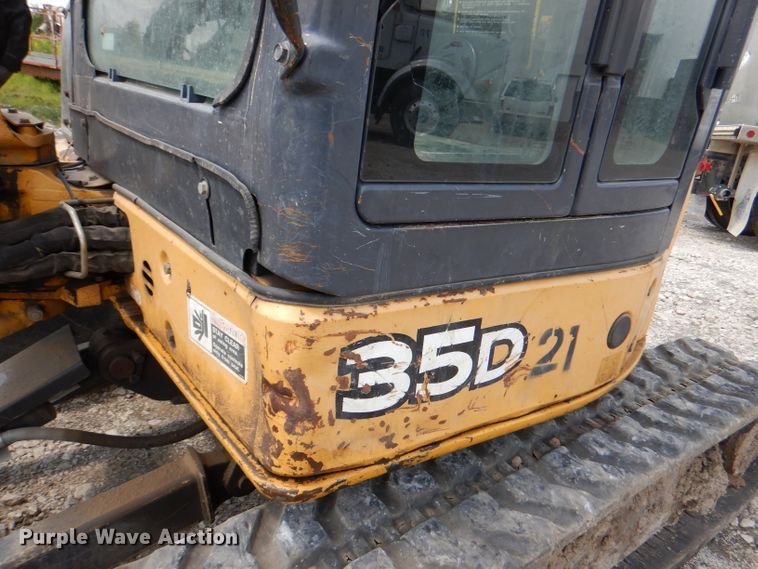 image for item DM0603 2012 John Deere 35D  mini excavator