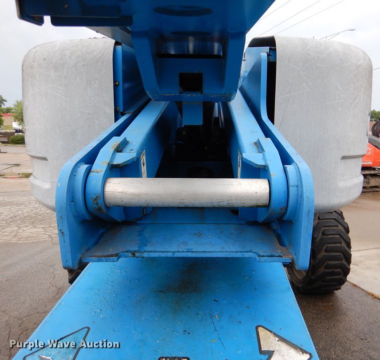 image for item DM1279 2008 Genie S65  boom lift