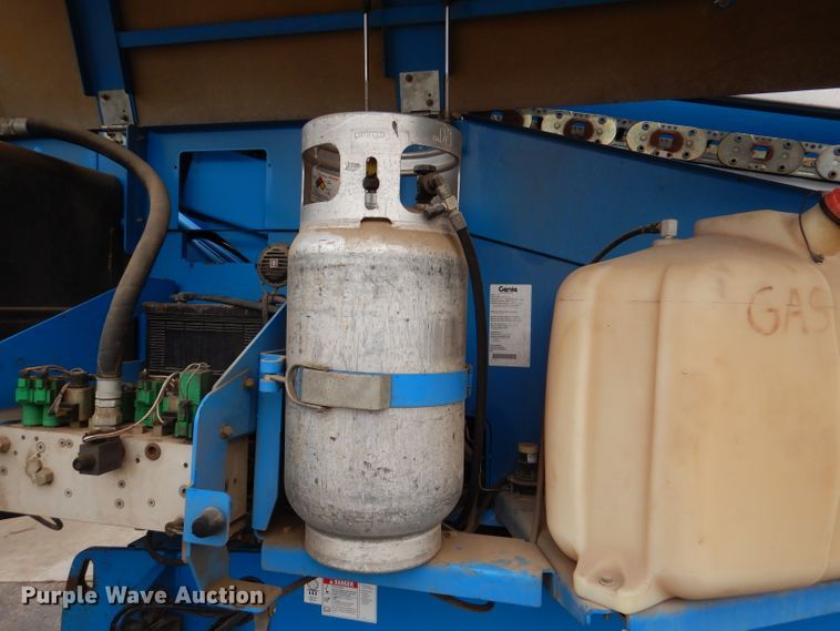 image for item DM1279 2008 Genie S65  boom lift