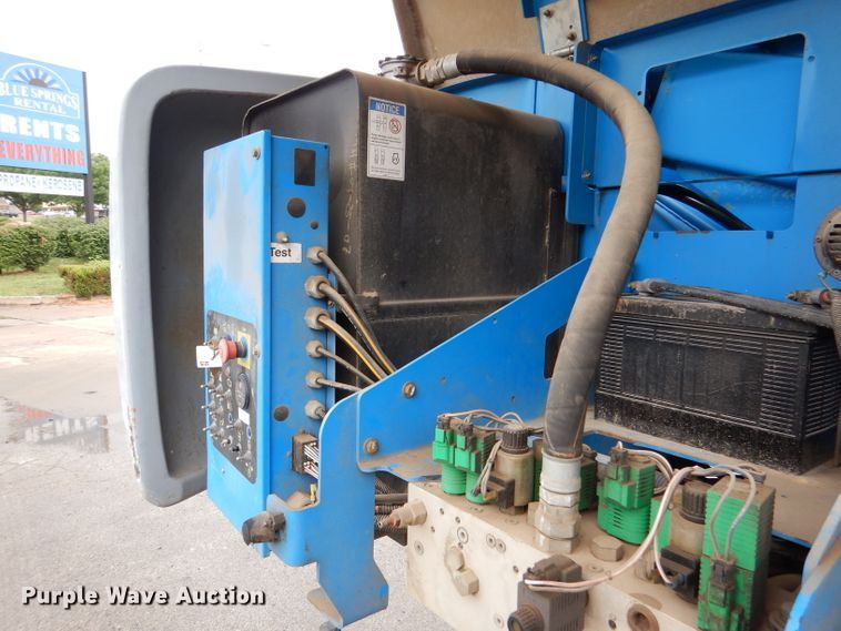 image for item DM1279 2008 Genie S65  boom lift