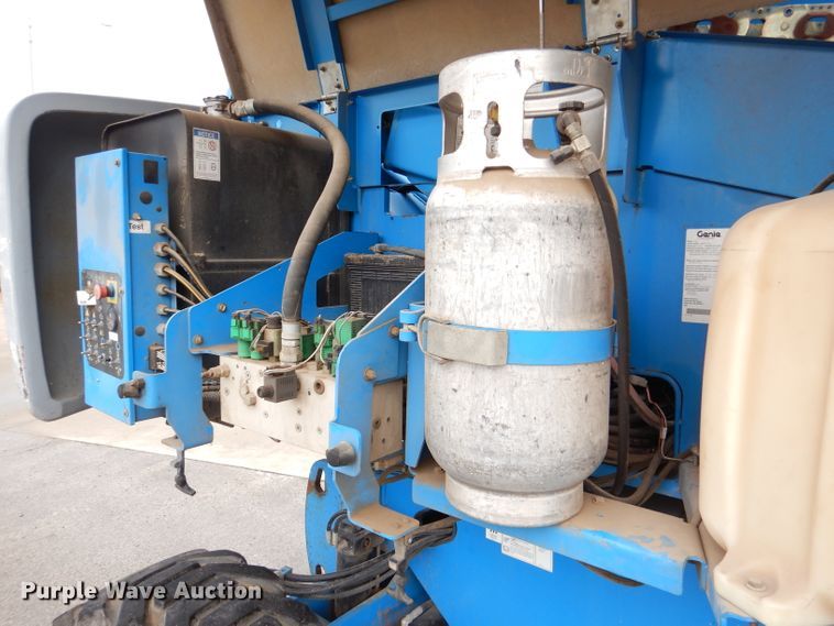 image for item DM1279 2008 Genie S65  boom lift