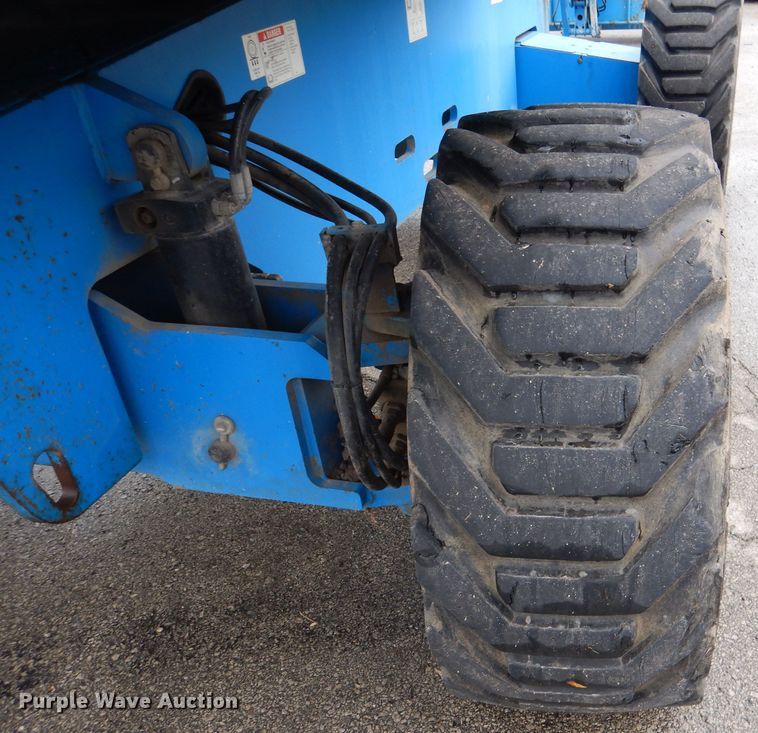 image for item DM1279 2008 Genie S65  boom lift