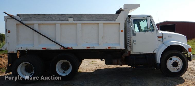 image for item DM3863 1998 International 4900  dump truck