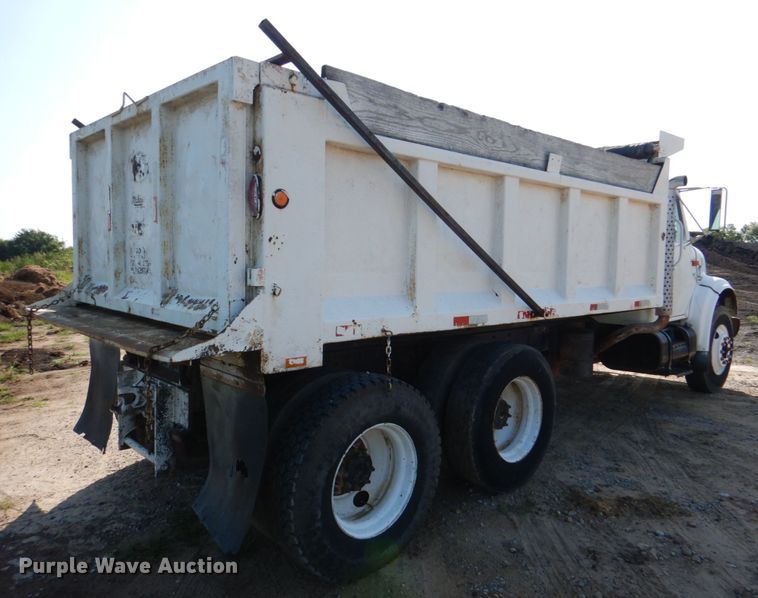 image for item DM3863 1998 International 4900  dump truck
