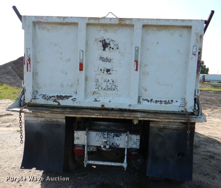image for item DM3863 1998 International 4900  dump truck