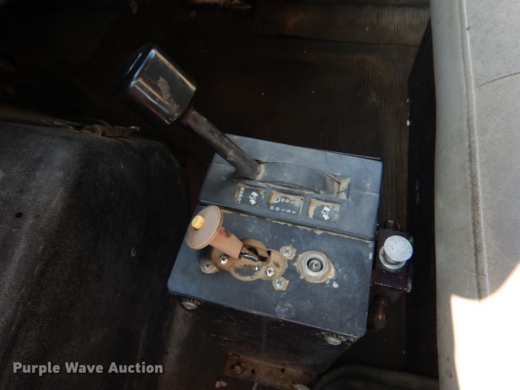 image for item DM3863 1998 International 4900  dump truck