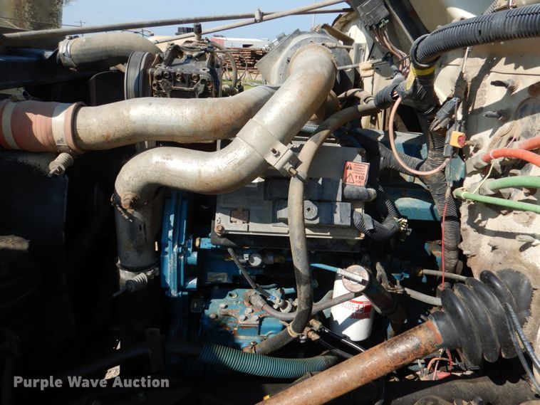 image for item DM3863 1998 International 4900  dump truck