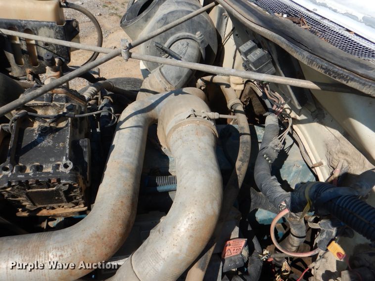 image for item DM3863 1998 International 4900  dump truck