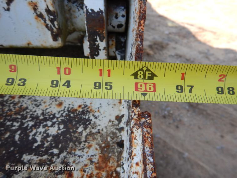 image for item DM3863 1998 International 4900  dump truck