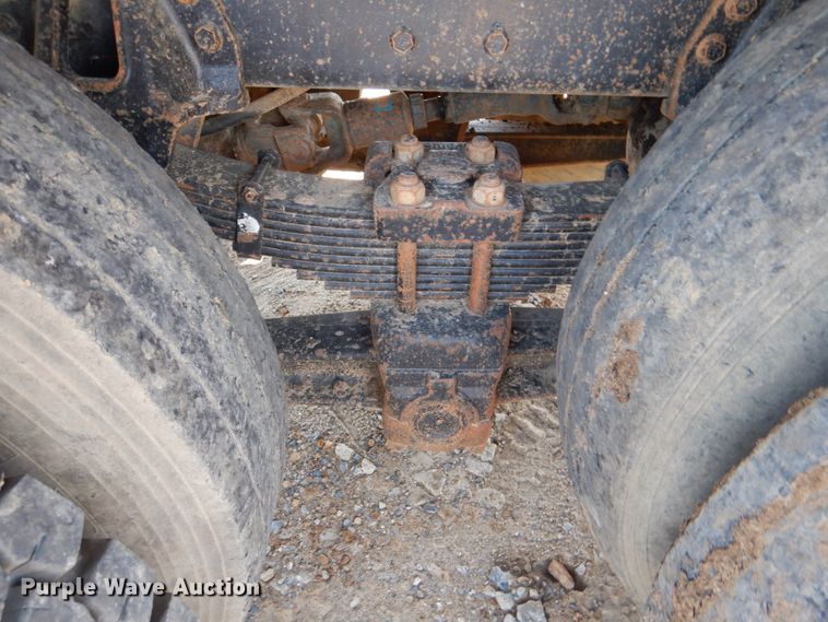 image for item DM3863 1998 International 4900  dump truck